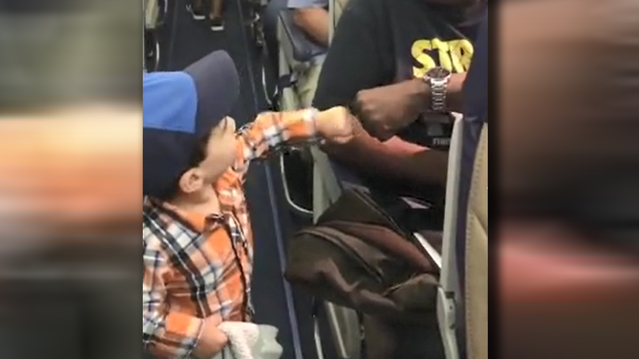 fistbumpweb_340833