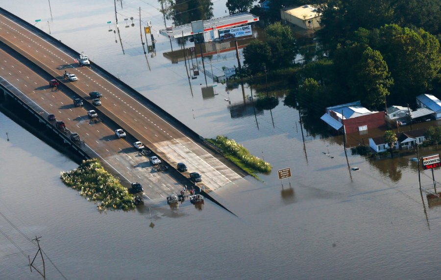 APTOPIX Harvey_347548