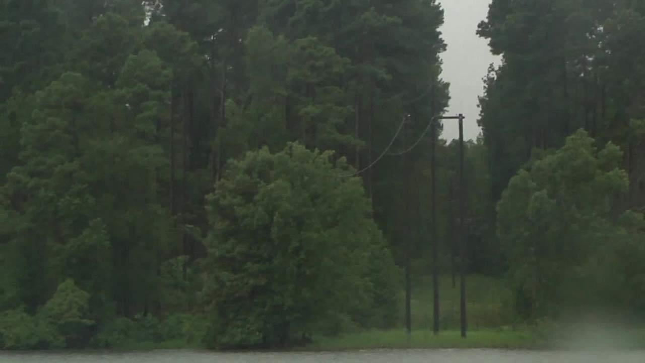 powerline-lake_342104