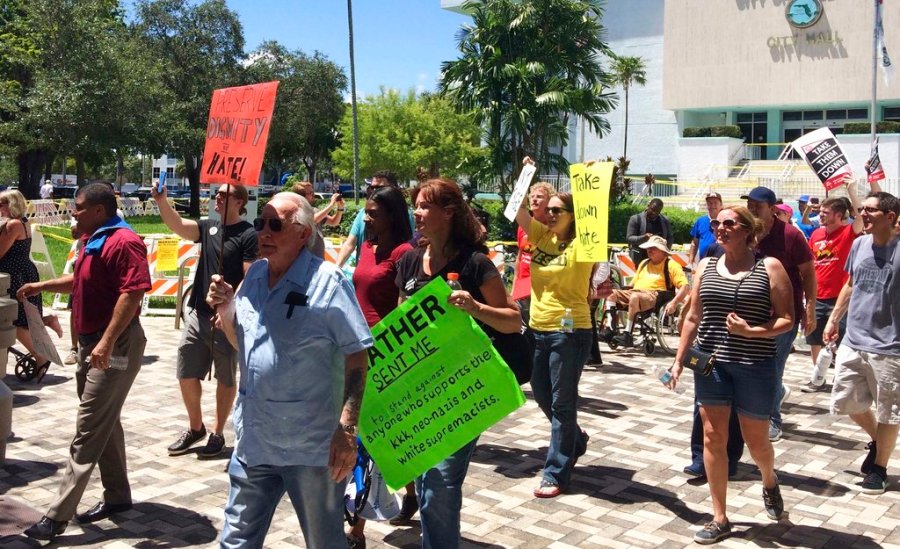 Protestors_347332