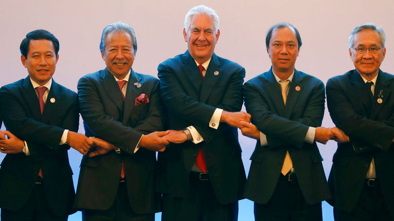 tillerson-phillipines_341945