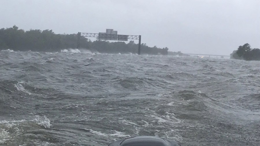 waves-i10_347160