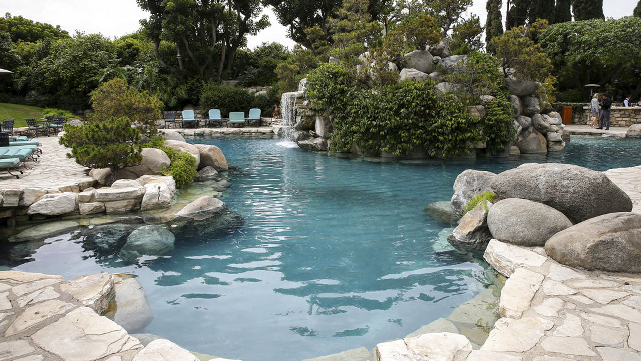 Playboy Mansion_354330