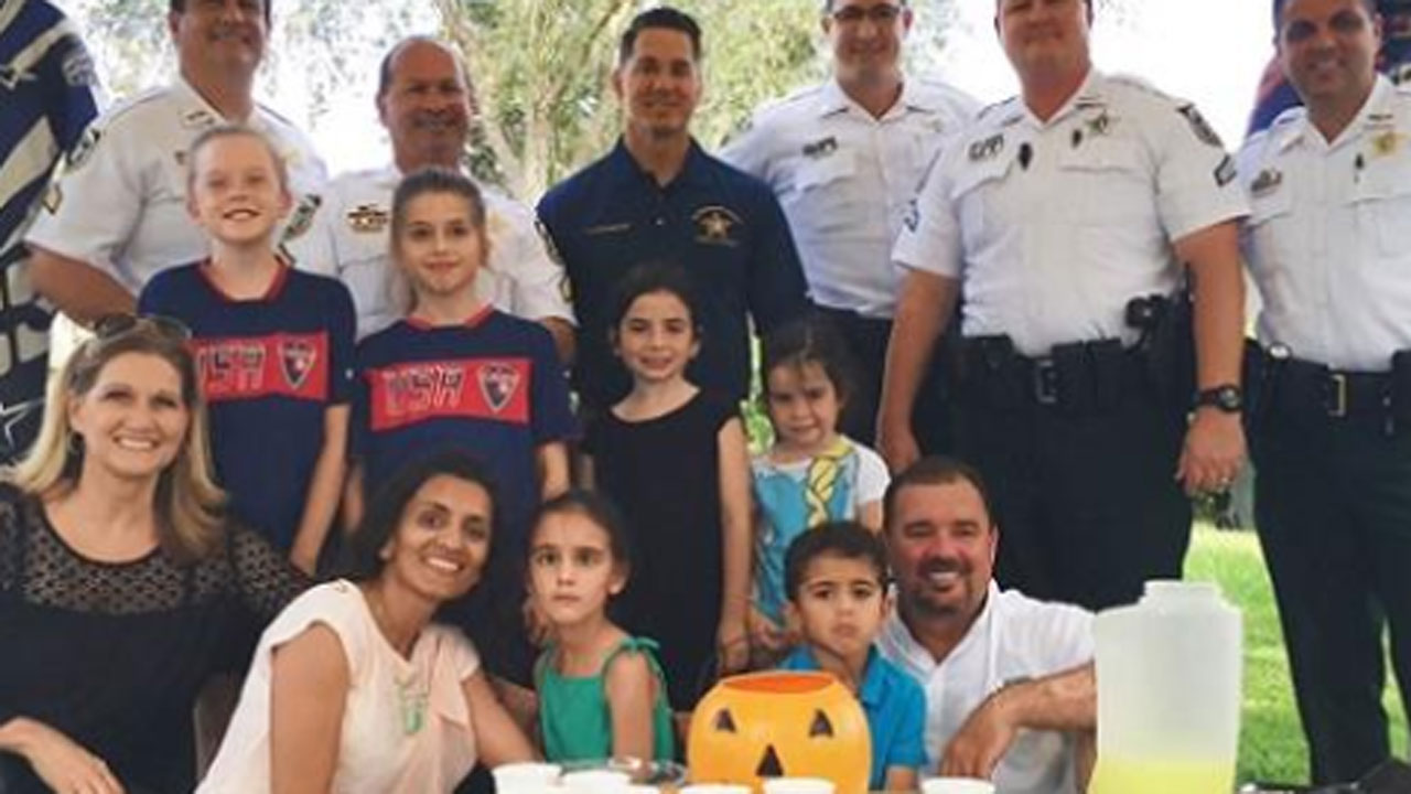 lemonade-stand-surprise_359636