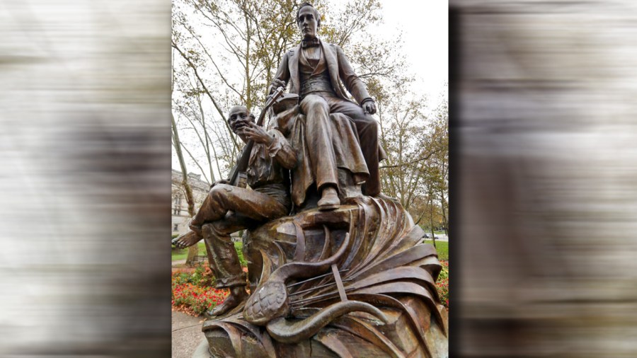 statueweb_360895