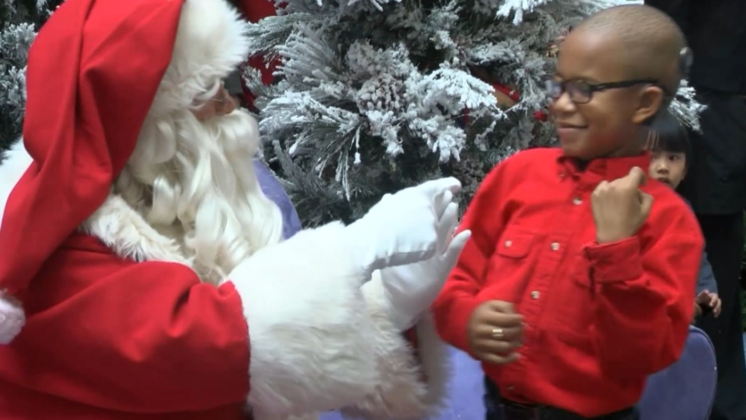 NC_signingsanta1117_1500x845_366847
