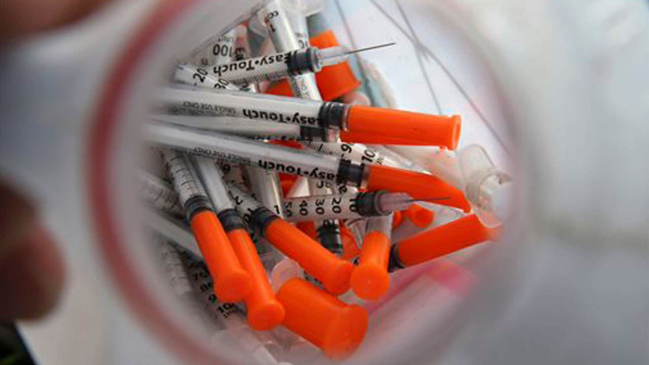 needles_366844