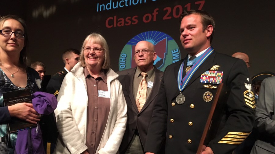Senior-Chief-Edward-Byers-Jr.-Navy-SEAL-Medal-of-Honor-recipient_364337