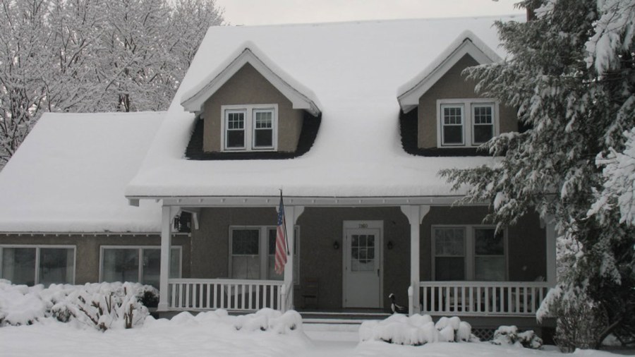 snow-covered-house_366156