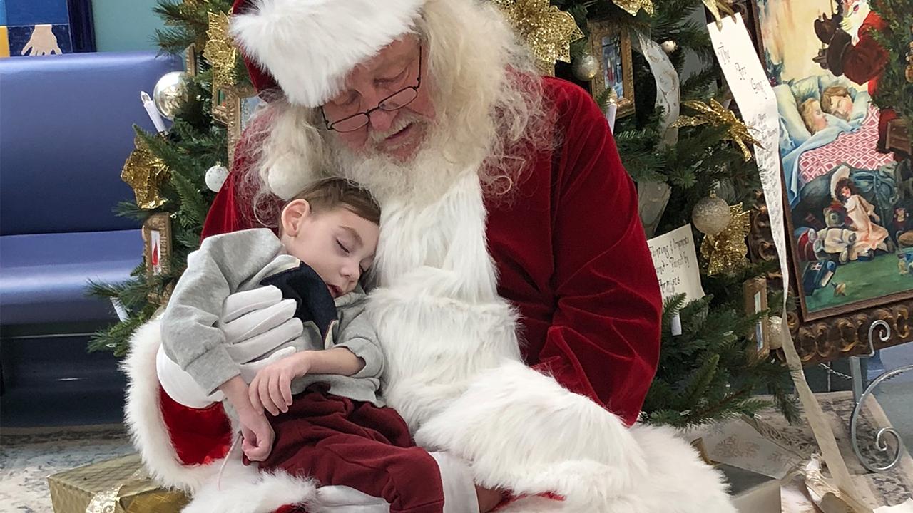 121417-santa-hospice-1280x720_372175