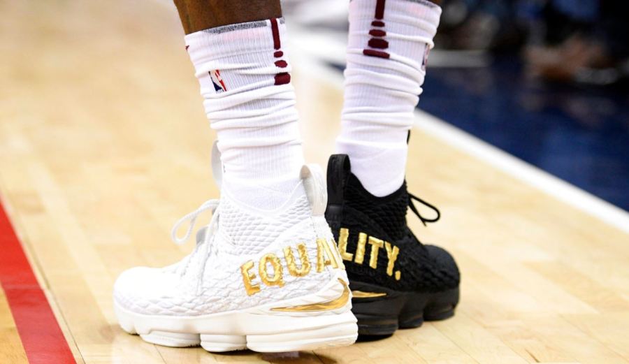 lebronshoes_372929