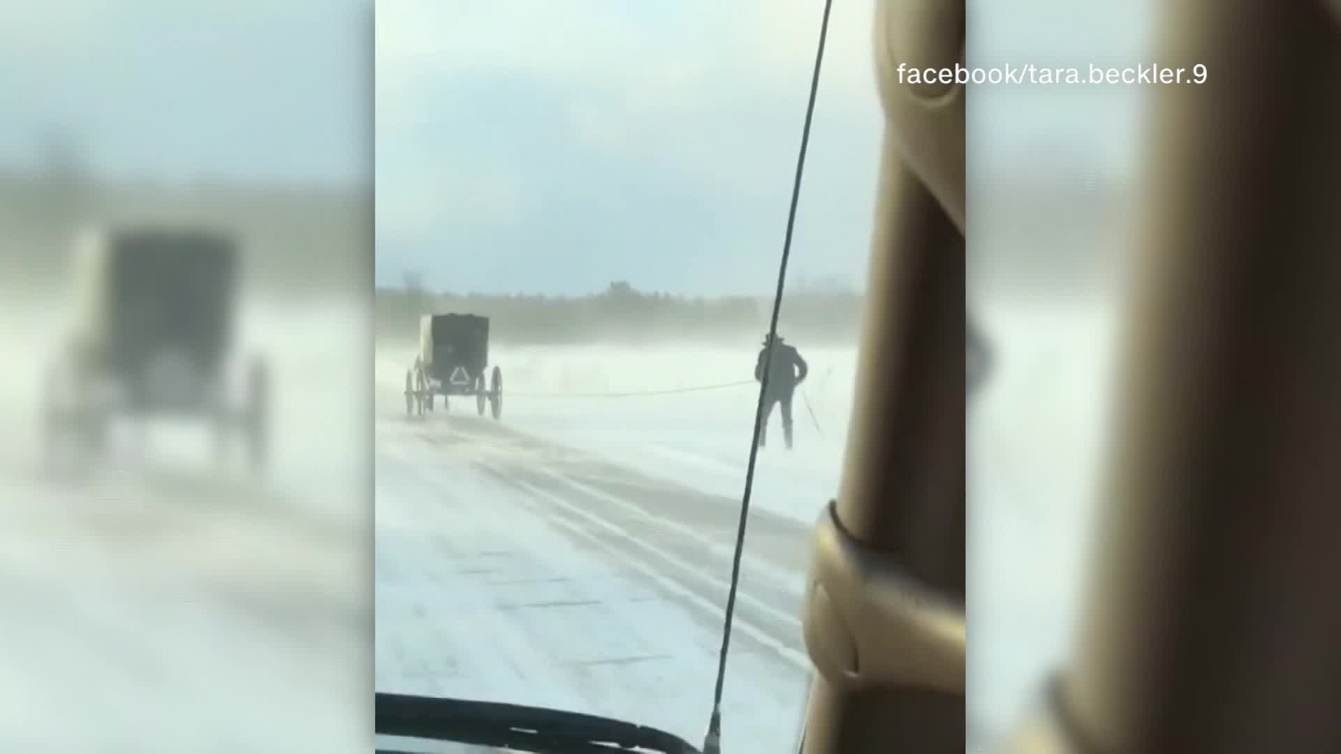 man skiing_374982