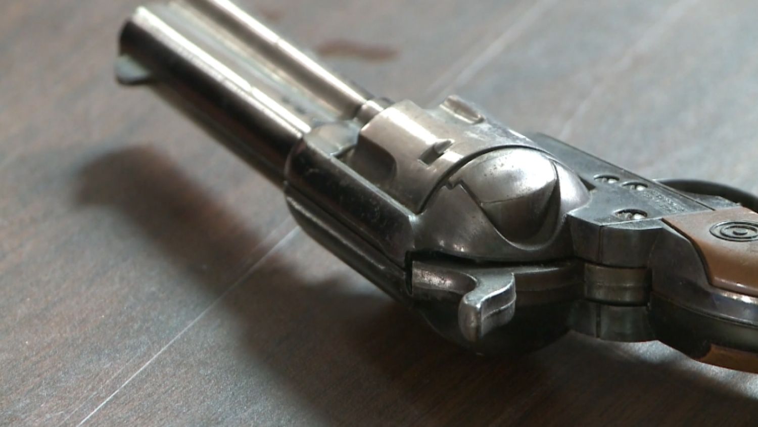 NC_gunbuybacka1211_1500x845_371326