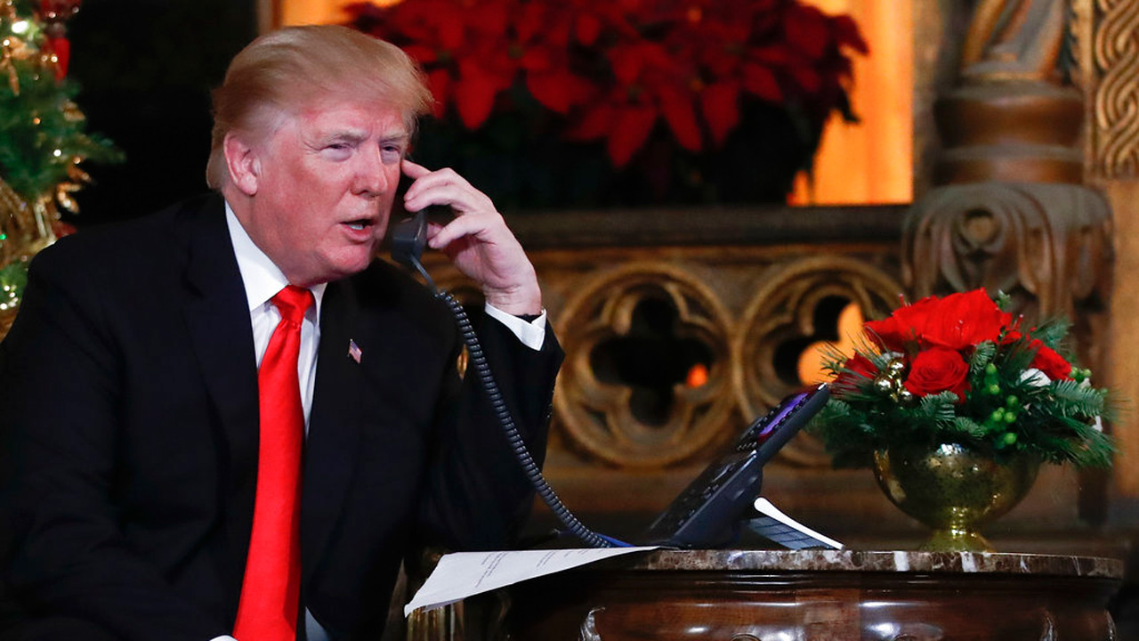 pres-trump-christmas_374709