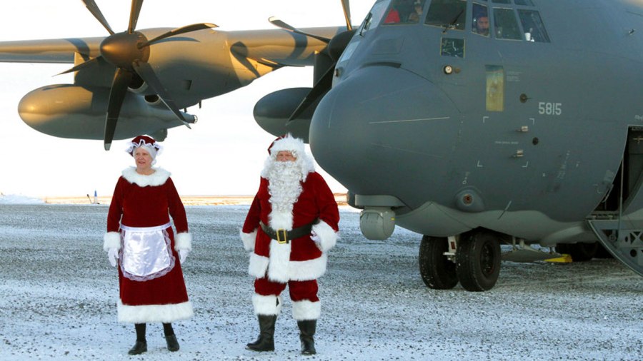 santa-hitches-ride_372799