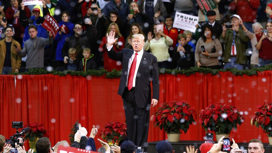 trump-moore_370794