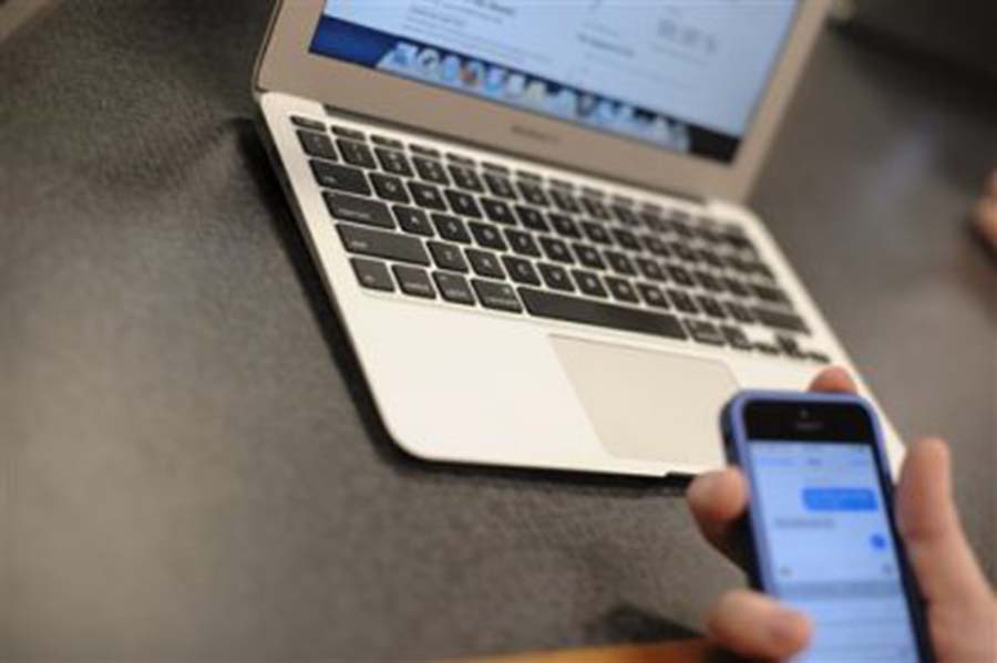 Facebook phone and computer_206136