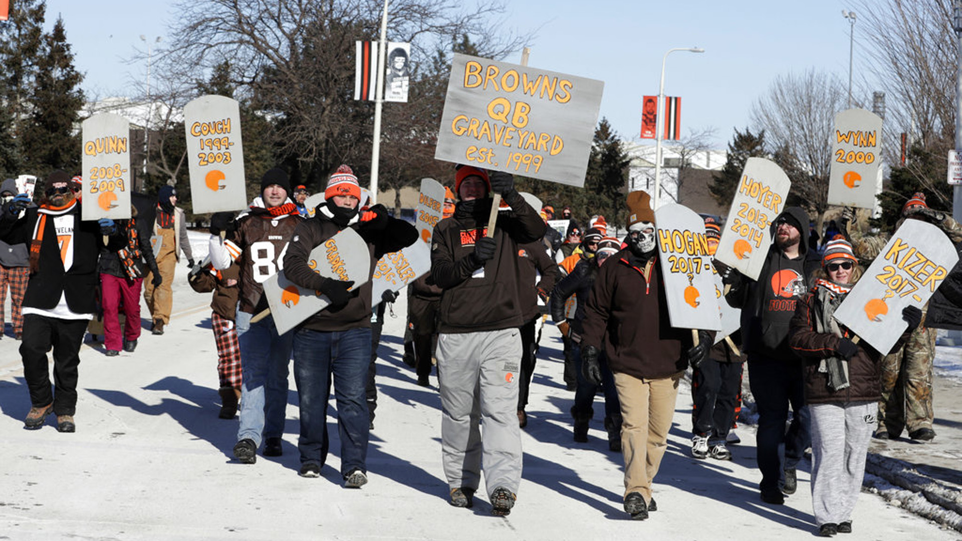 Browns Winless Parade Football_377375