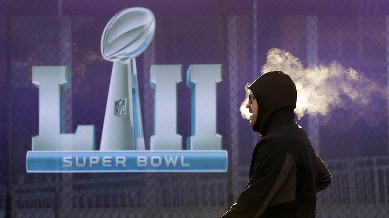 Eagles Patriots Super Bowl Football_386162