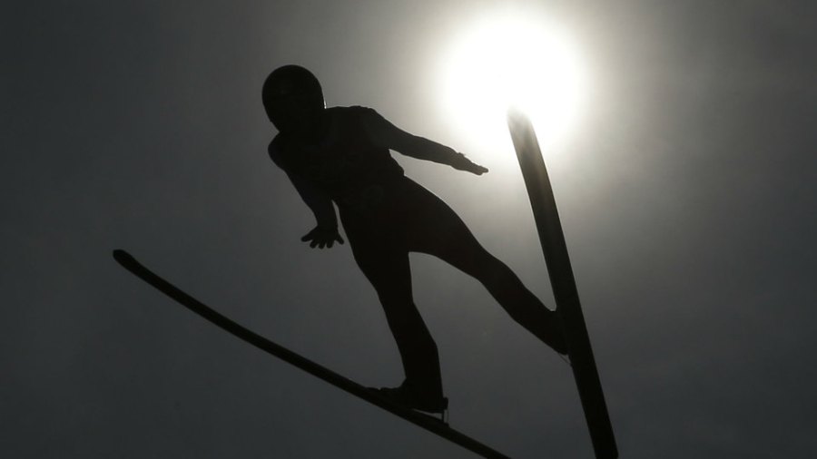 ap-ski-jumping-sun_388902
