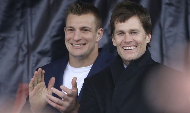 Rob Gronkowski, Tom Brady_388517