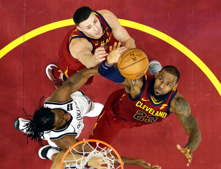 LeBron James, Larry Nance Jr., DeMarre Carroll_397701