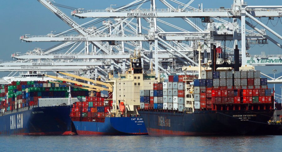 Container Shipping_400216