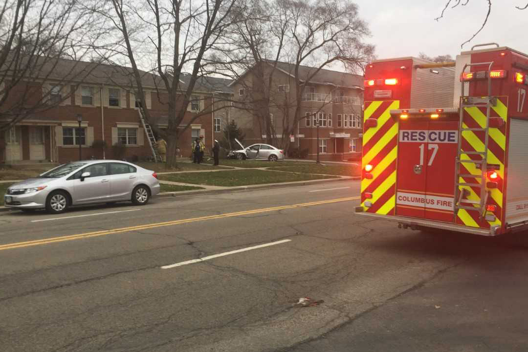 car into building for web_404371