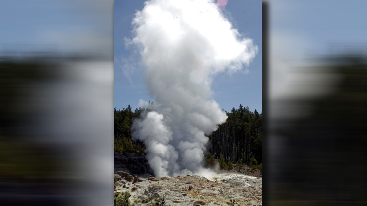 geyser_402747
