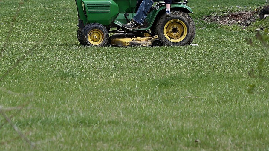 lawn mower_404896