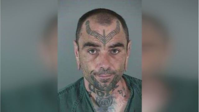 MAN WITH DORK TATTOO_1521802995072.JPG_38149825_ver1.0_640_360_404022