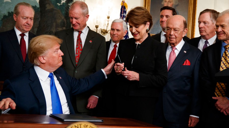 Donald Trump,Marillyn Hewson_403768