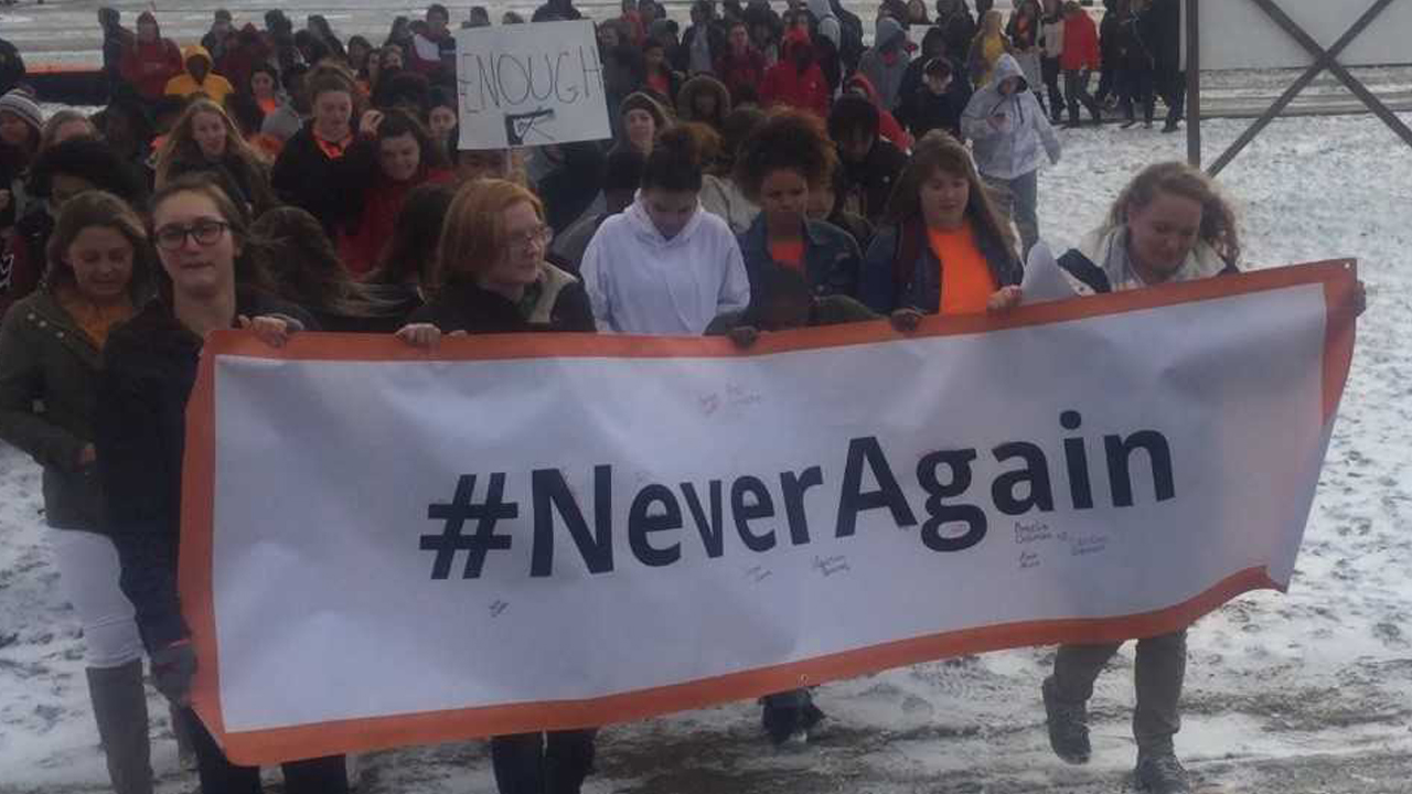 walkout1_401553