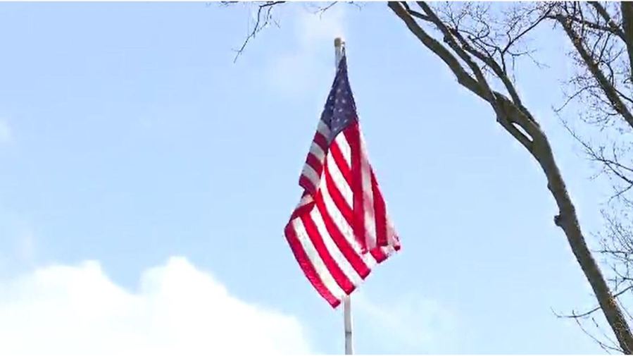 Ohio_veteran_told_to_remove_American_fla_0_20180403100032