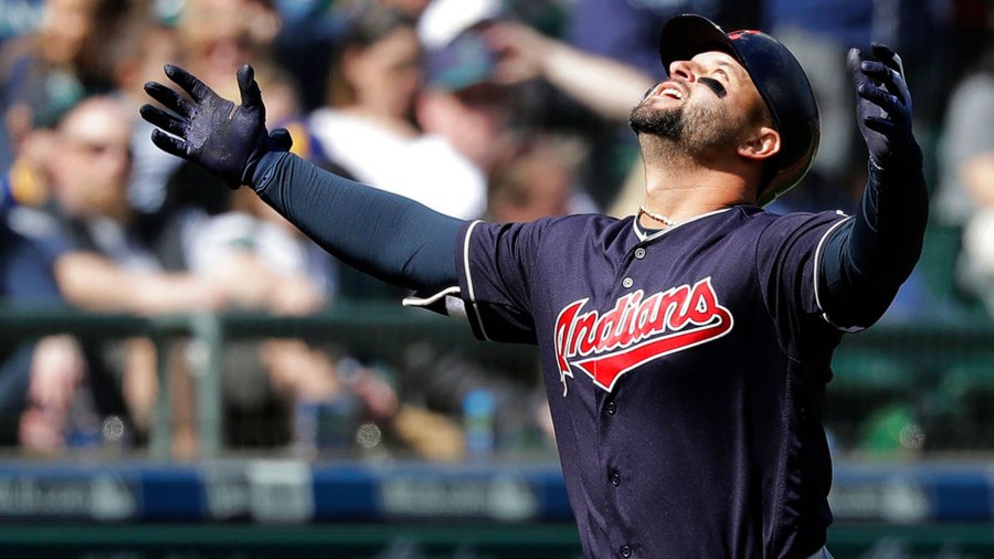 indians-vs-mariners-1_1522577951146.jpg