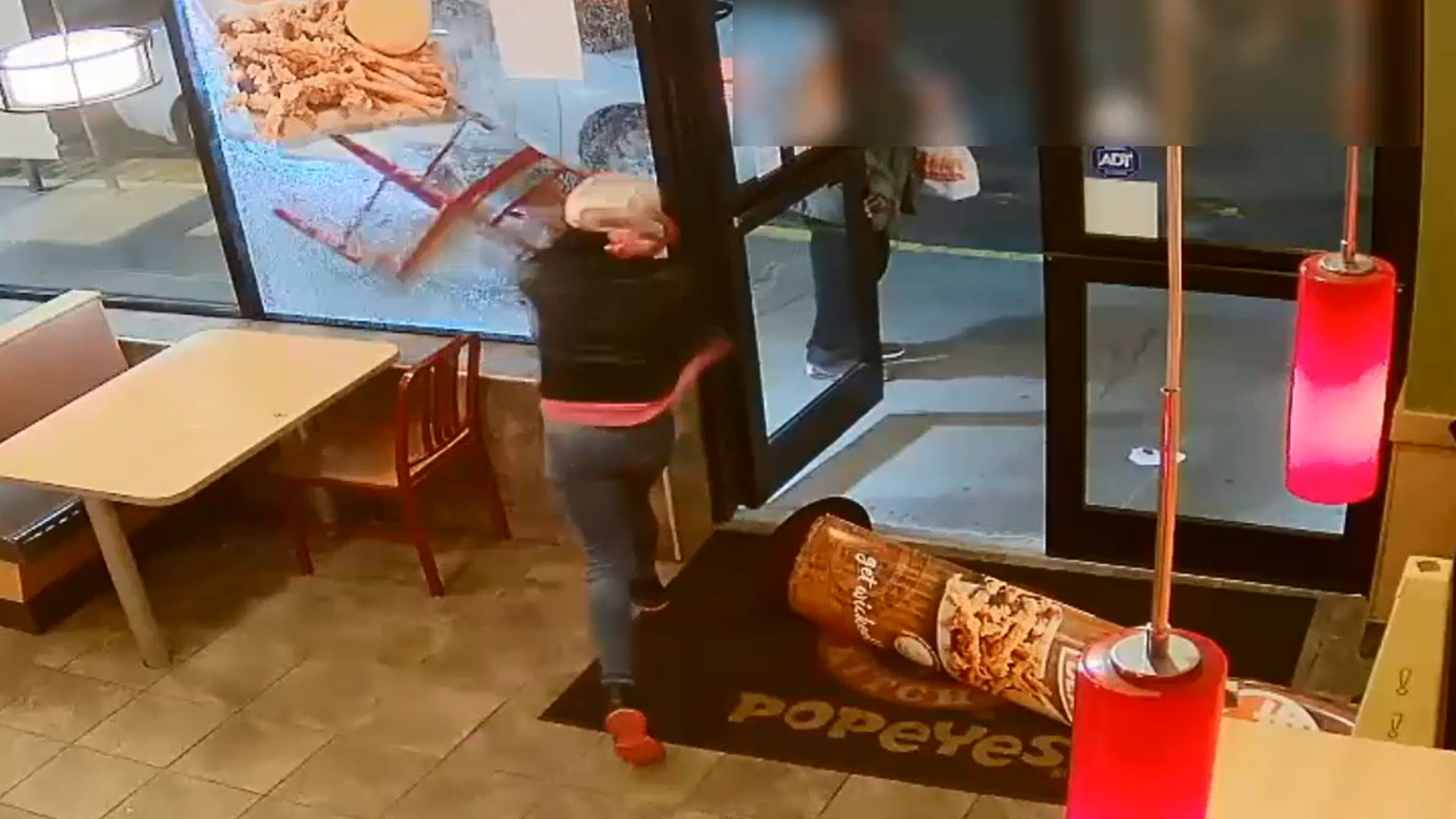 popeyes-freak-out_1525001241689.jpg