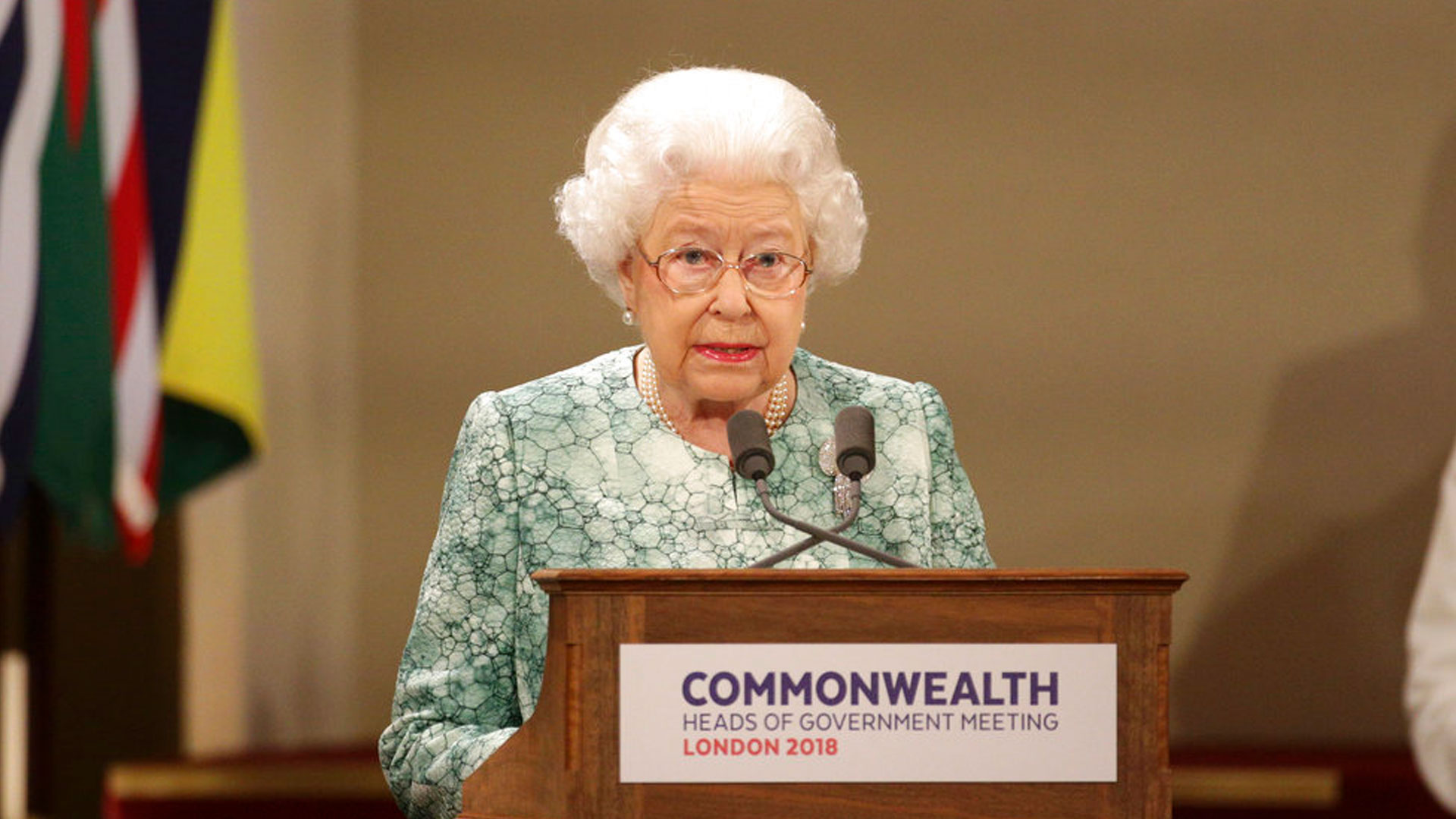 queen-elizabeth_1524323355163.jpg