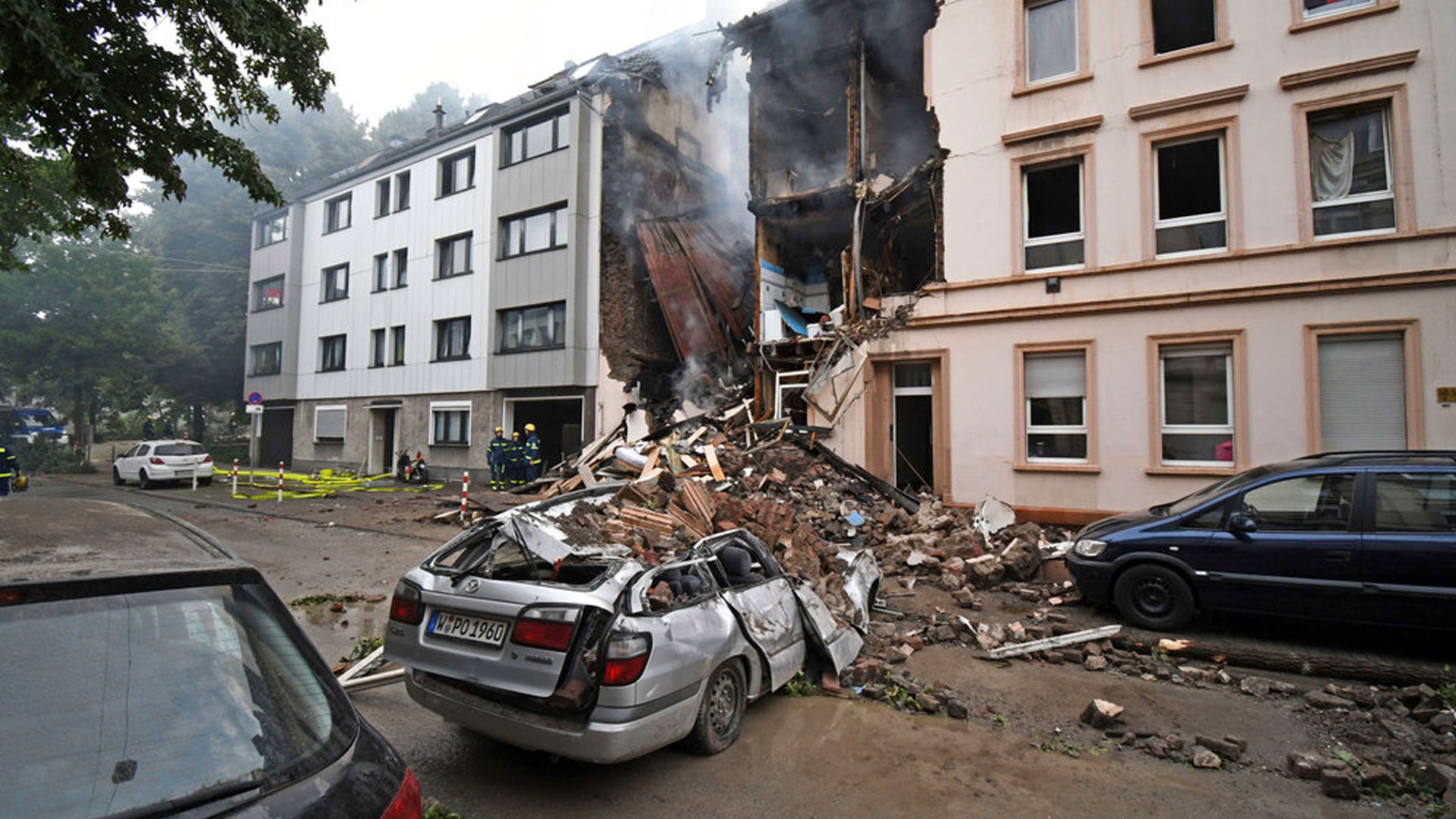 building-collapse_1529837856595.jpg