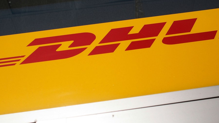 dhl_1529442767970.jpg