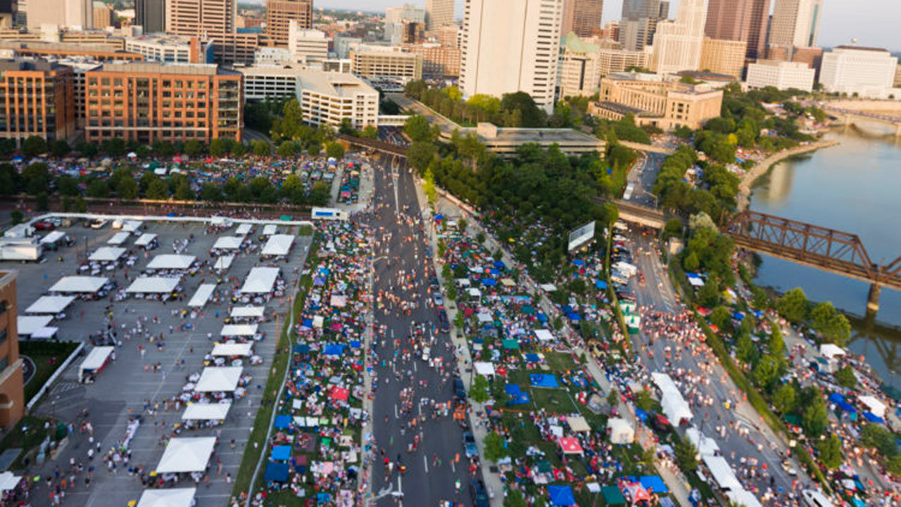 red-white-boom-parking_1530613042190.jpg