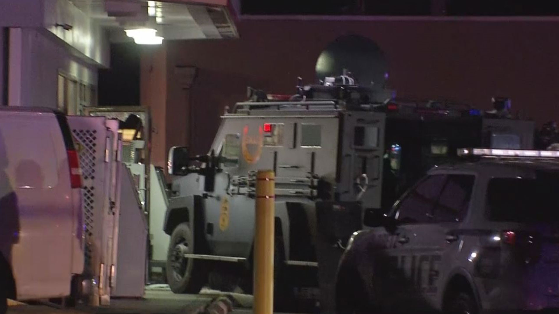 swat-robbery_1531560834435.jpg