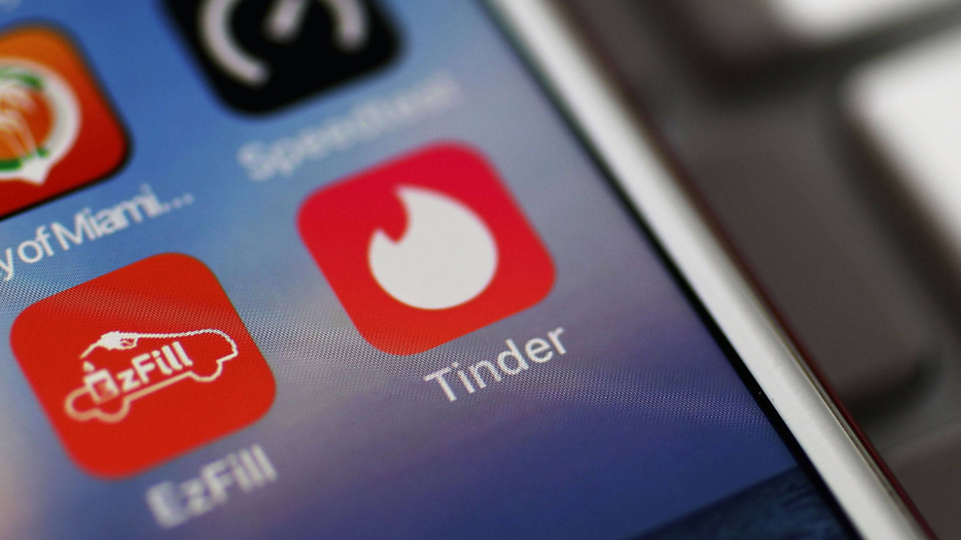 tinder-generic_1534901333895.jpg