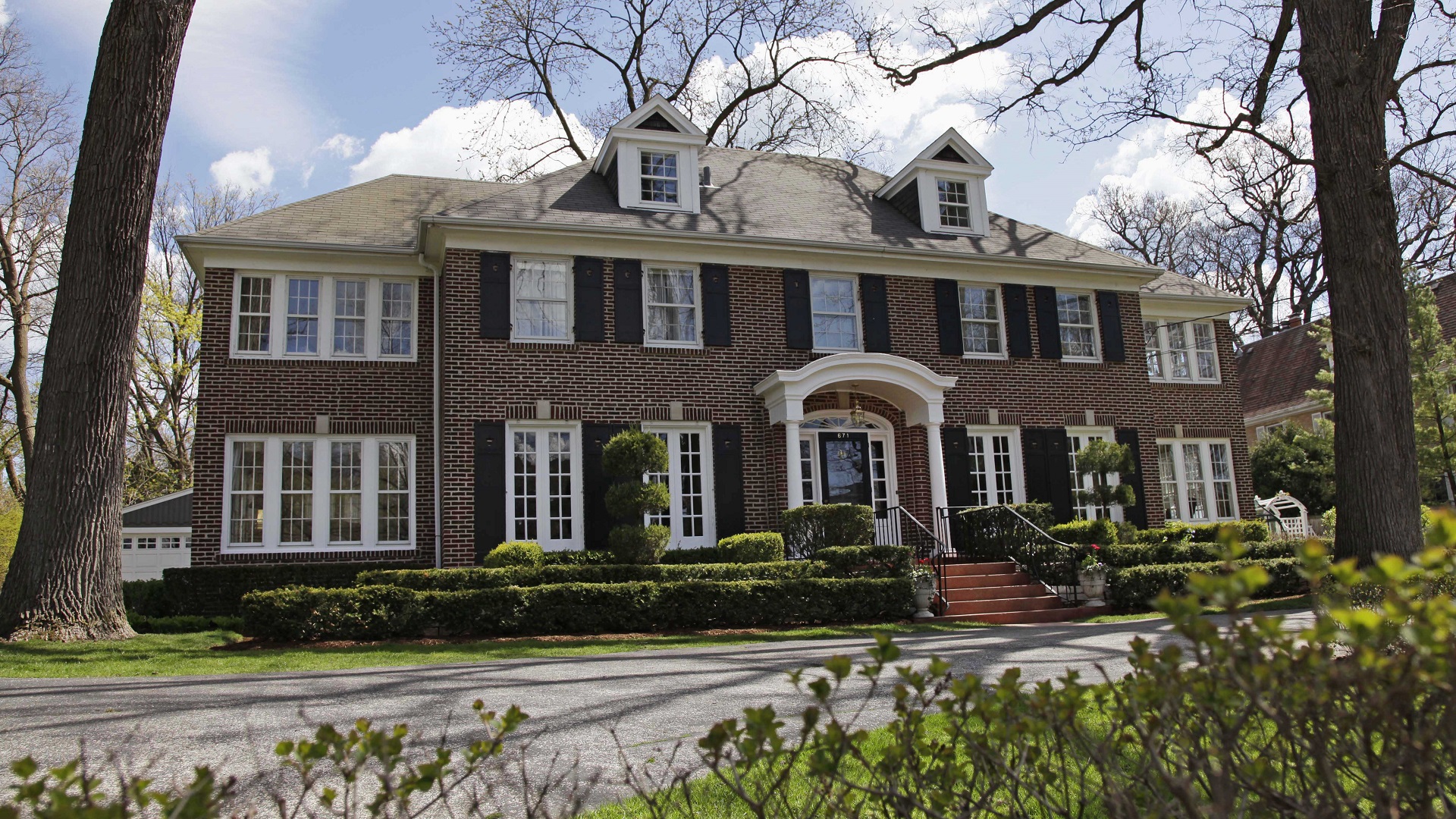 Home Alone House-846652698
