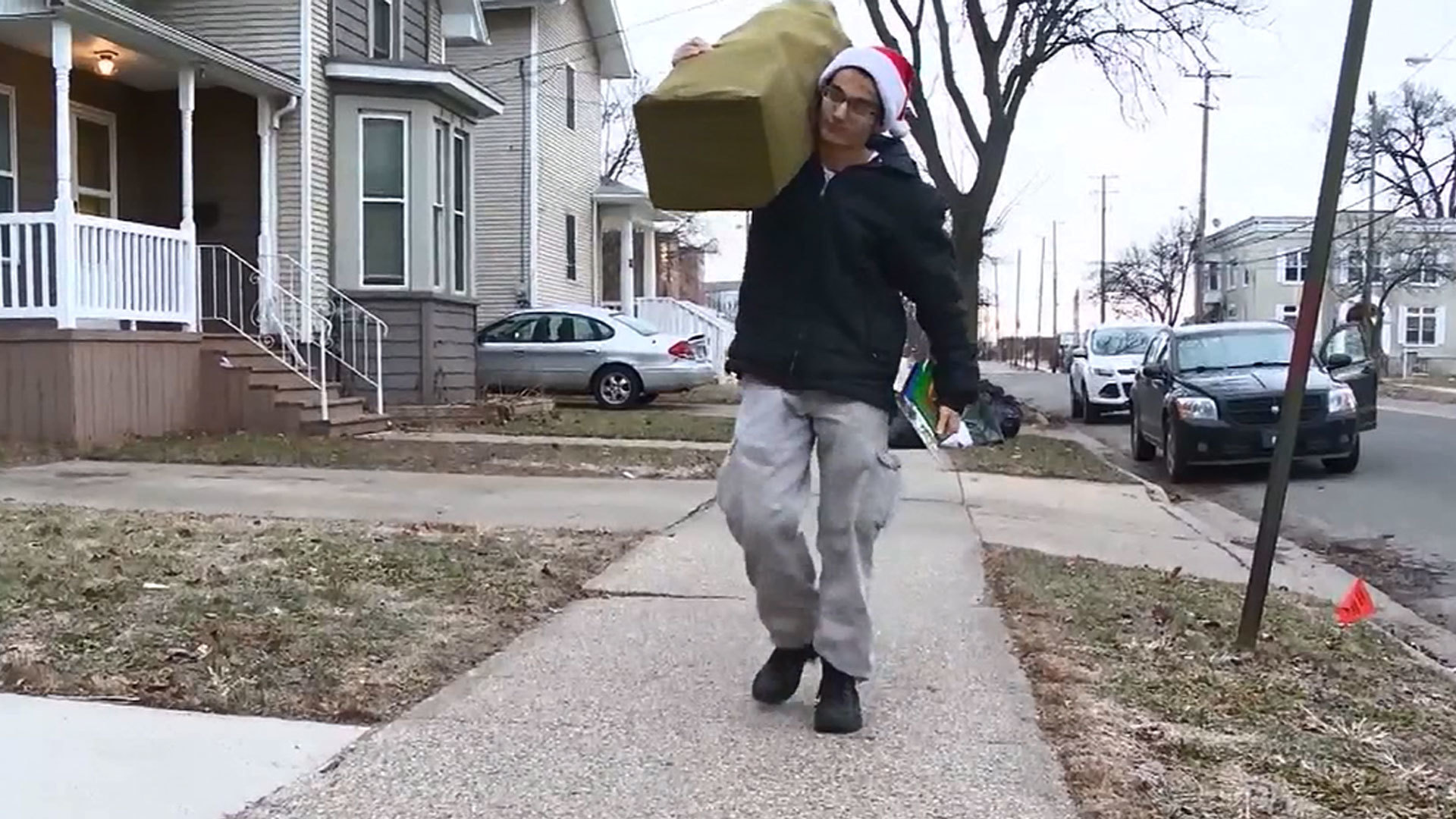 'Kid Santa' spreads holiday cheer to less fortunate