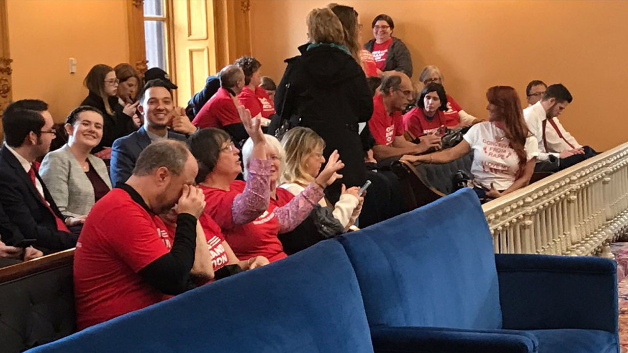 The Latest on Ohio Statehouse votes to override vetoes by Gov. Kasich