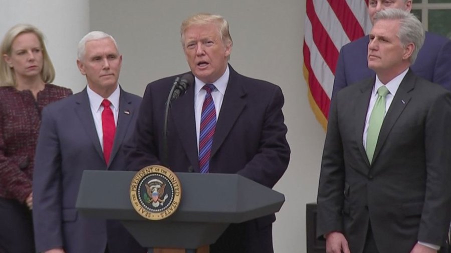 trump-shutdown-presser_1546653690312.jpg