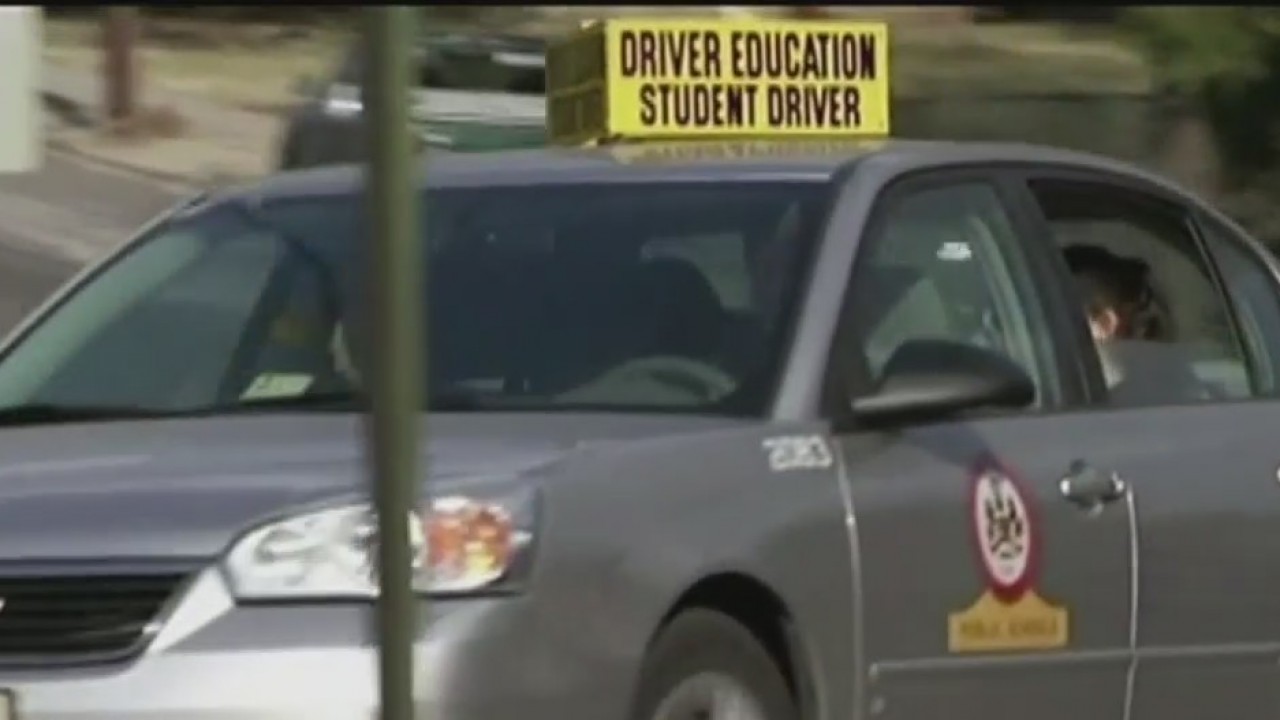Lawmakers bring bipartisan teen driving bill back to the Statehouse