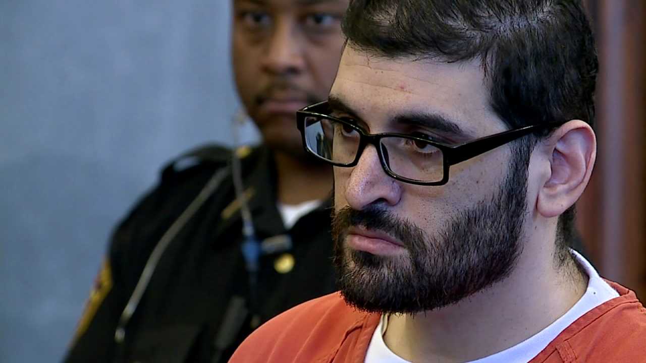 Arturo Novoa in Youngstown court-873777806
