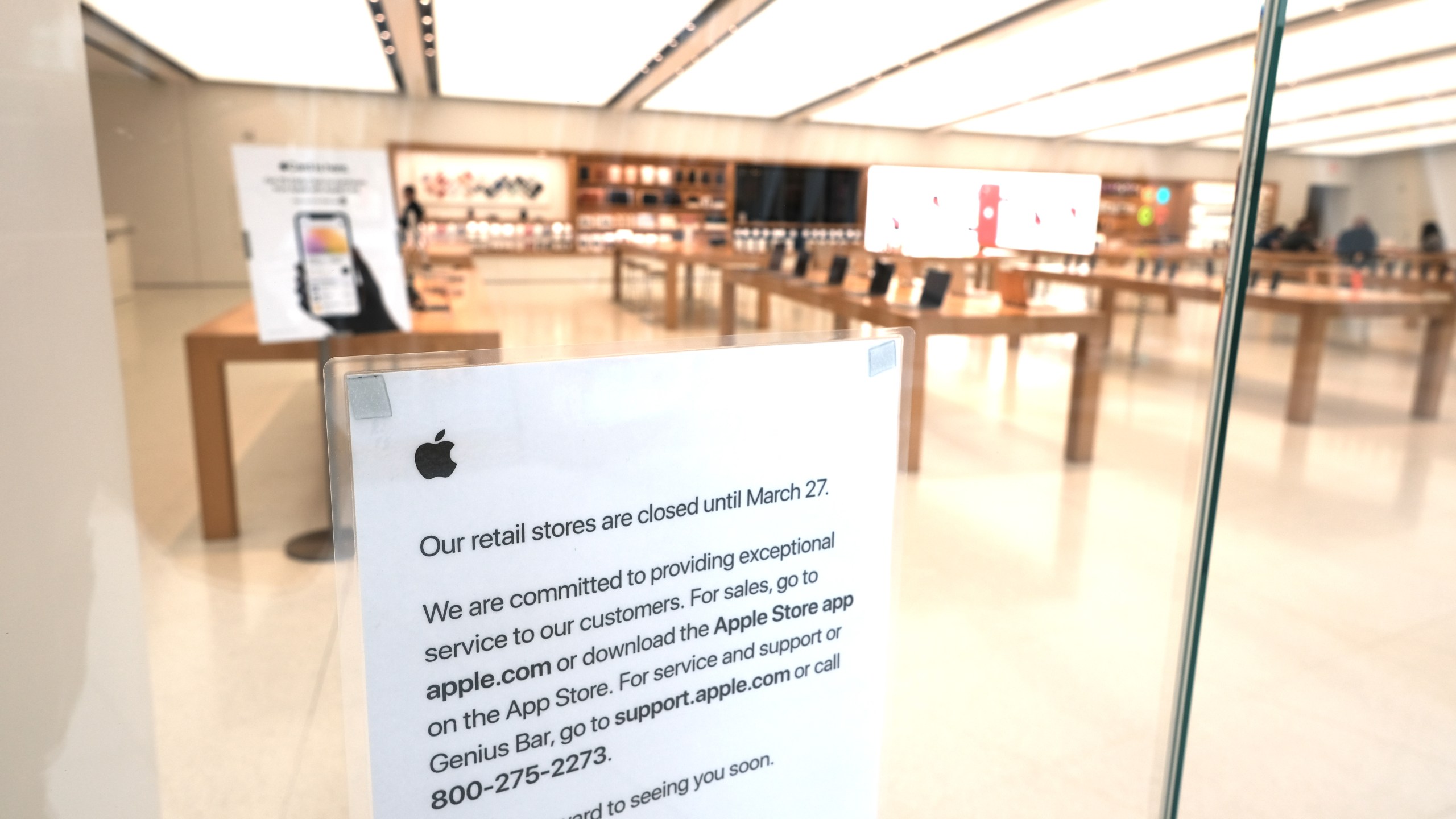 Apple store closure