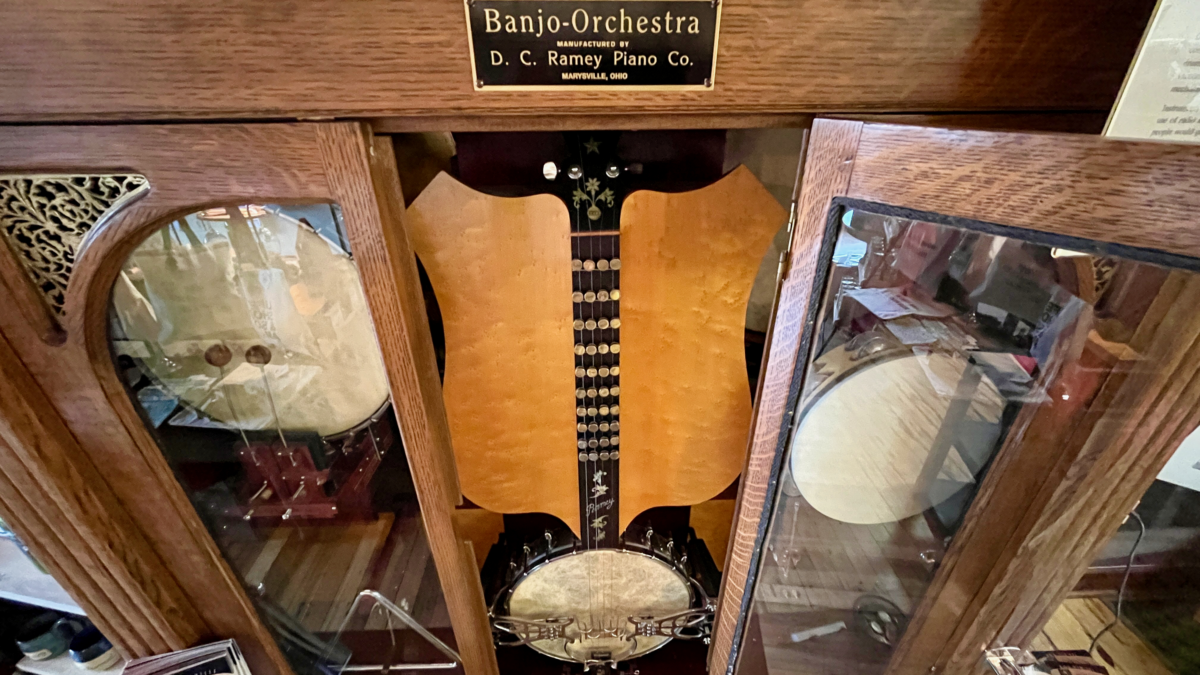 Orchestral Nickelodeon banjo